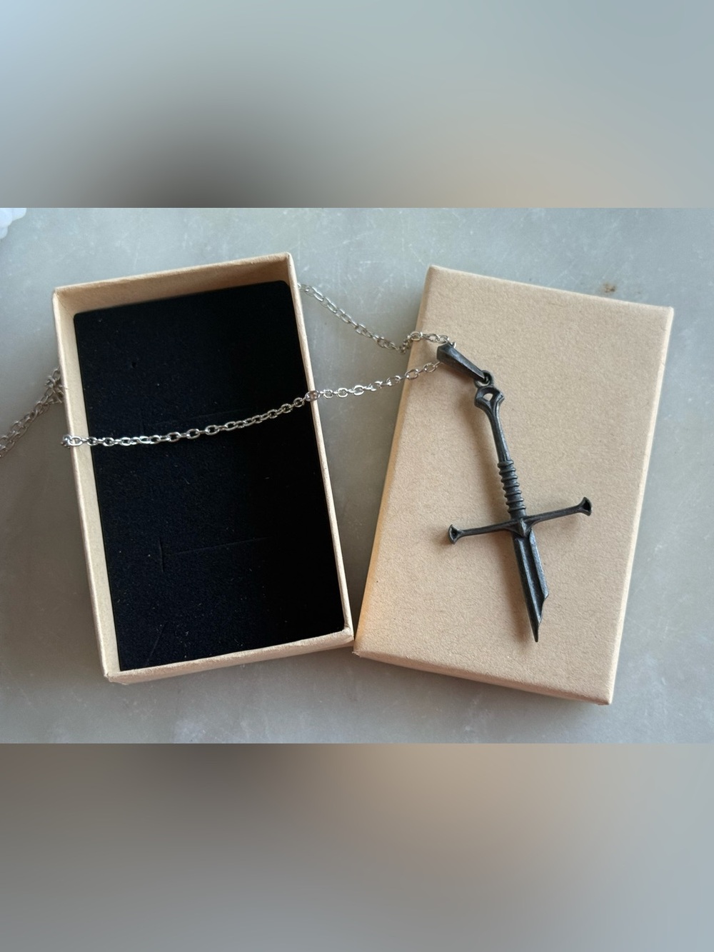 NEW Lord of the Rings : Shards of Narsil, Sword of King Elendil Necklace